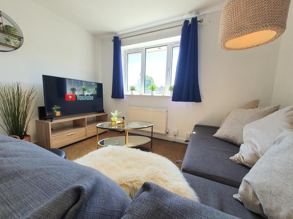 Thesiger Court Apartments - Free Private Parking - By Property Promise Cardiff Kültér fotó
