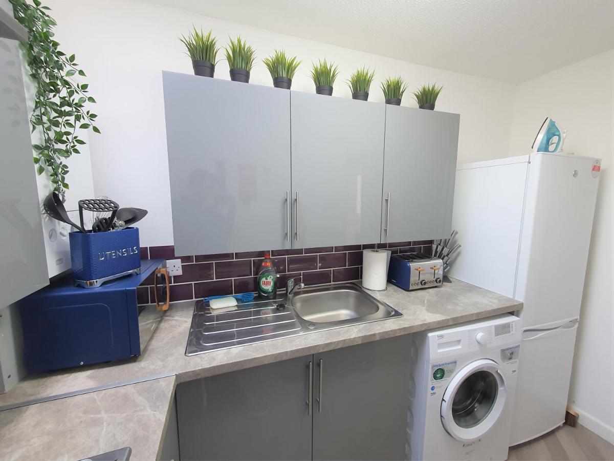 Thesiger Court Apartments - Free Private Parking - By Property Promise Cardiff Kültér fotó